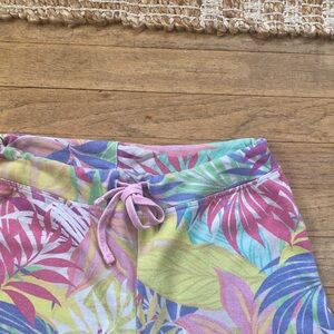 SUNDRY Sz 1. Hawaiian Multicolor Tropical-Print joggers